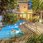 Lejlighedshotel Creta Elena 2*
