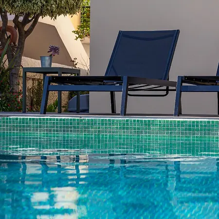 Apartahotel Creta Elena 2*