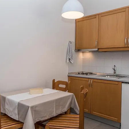 Aparthotel Creta Elena 2*