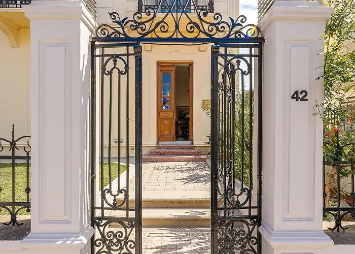 Creta Elena חאניה