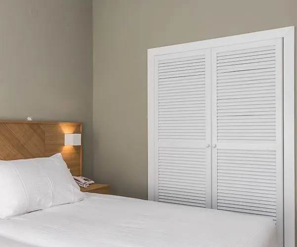 Creta Elena חאניה