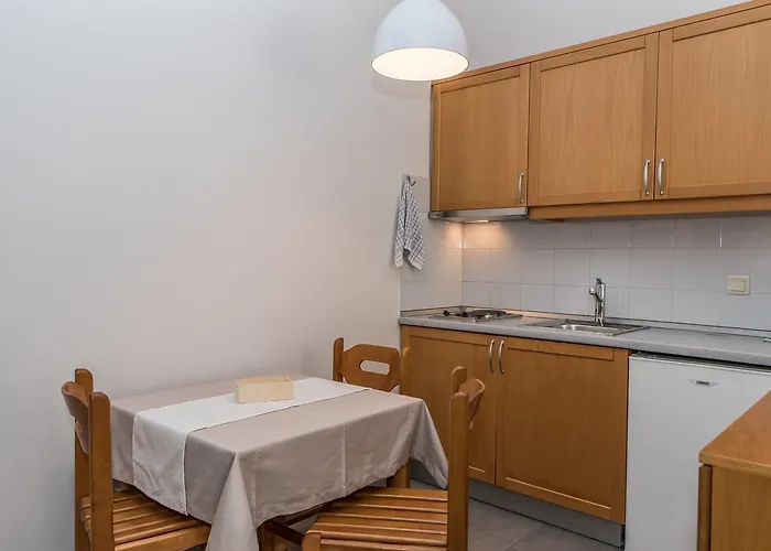 Apart Otel Creta Elena 2*